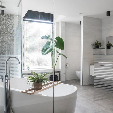Suite With Bath City Center Villa 튈뷔르흐 외부 사진